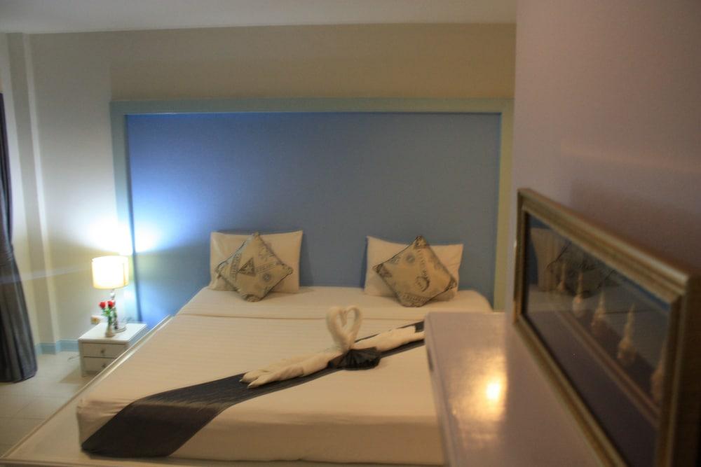 Phuket Racha Kata Homestay Dış mekan fotoğraf