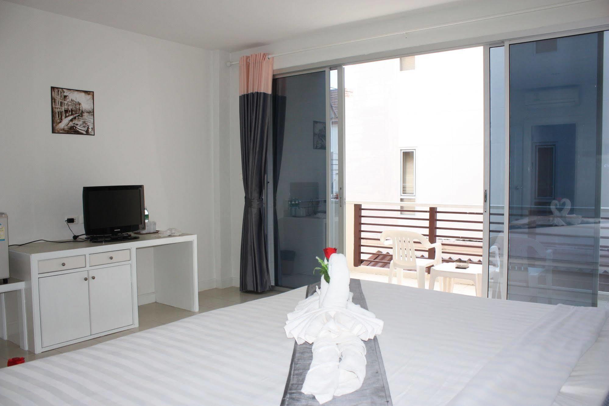 Phuket Racha Kata Homestay Dış mekan fotoğraf
